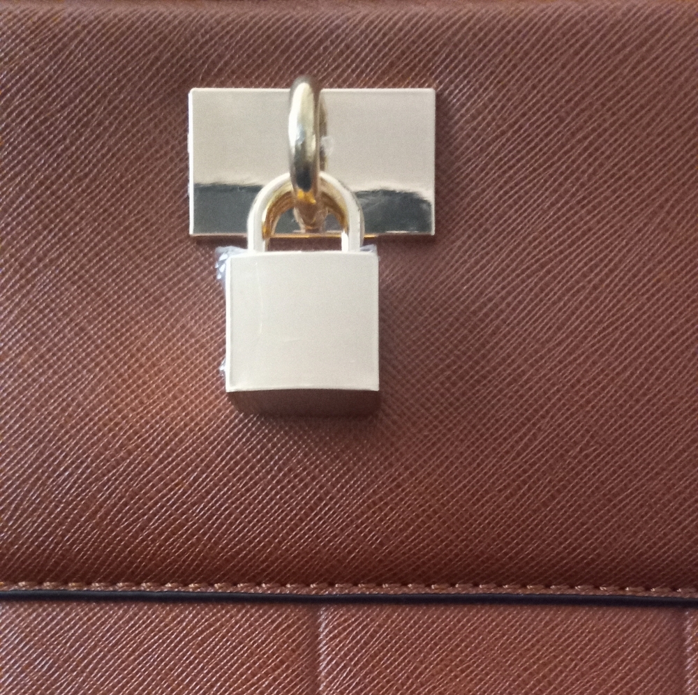 Hand Bag - Picture 2 of 8